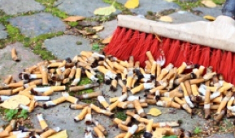 Henkastet affald affald i det offentlige rum